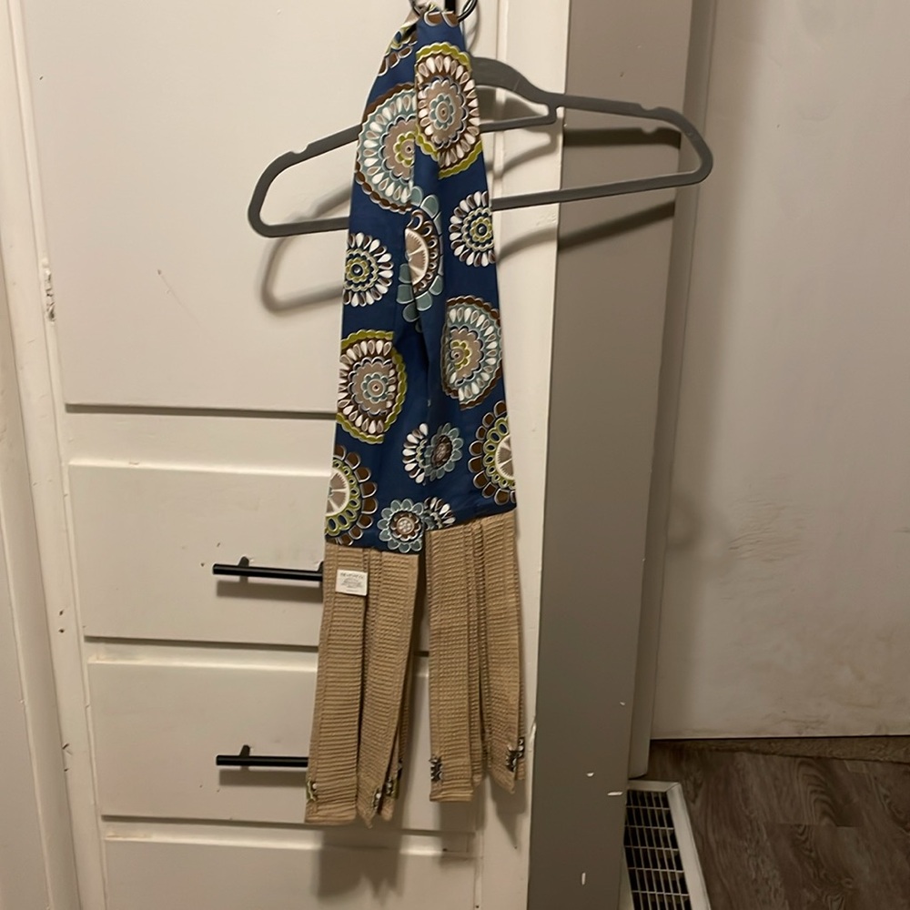 Demdaco Kitchen Boa Is A Stylish Re-invention Of The Classic Tea Towel. - Picture 8 of 8